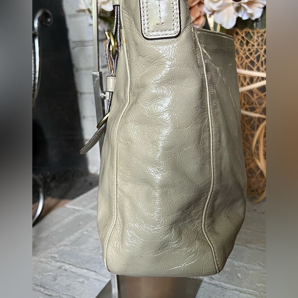 Coach Chelsea Turn Lock Taupe Patent Leather Tote Bag F14022 - Picture 5 of 13